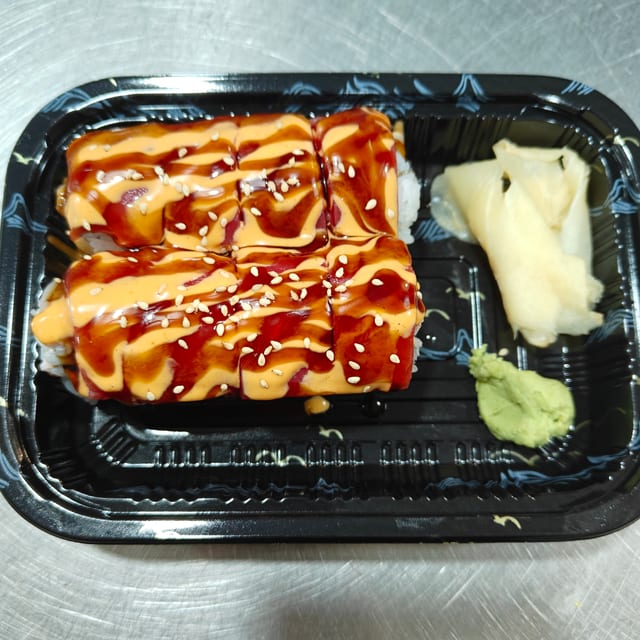 Red Stone (Tuna) Roll.
