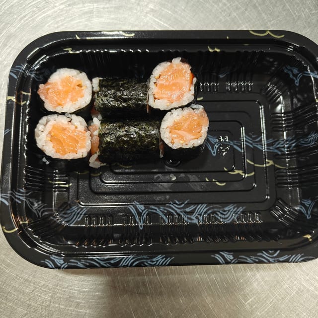 Salmon Roll.