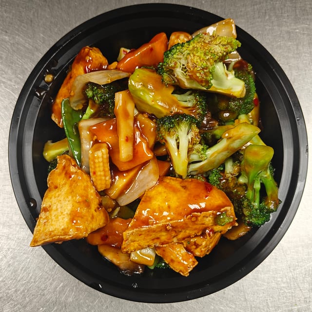Vegetables With Tofu In Garlic Sauce.