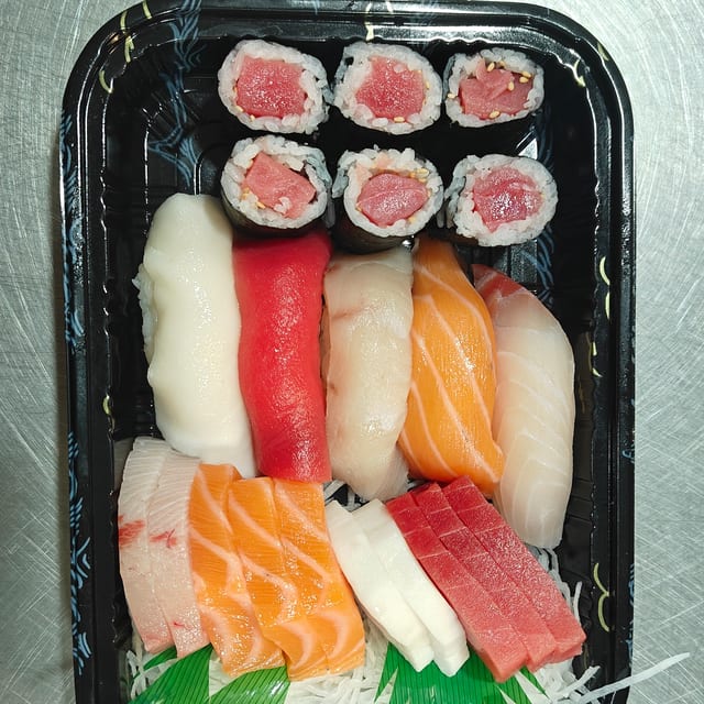 Sushi & Sashimi Combo.